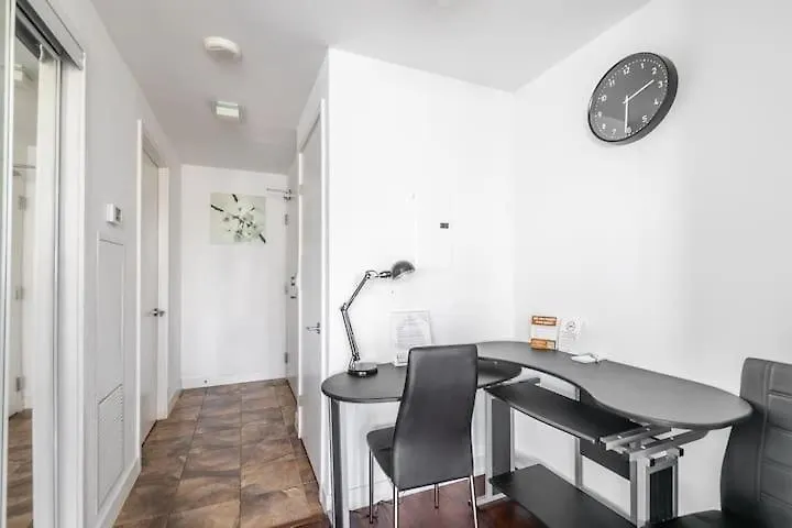 Comfort Opulence Suites Downtown High Floor Condo With Balcony City View Toronto Canada