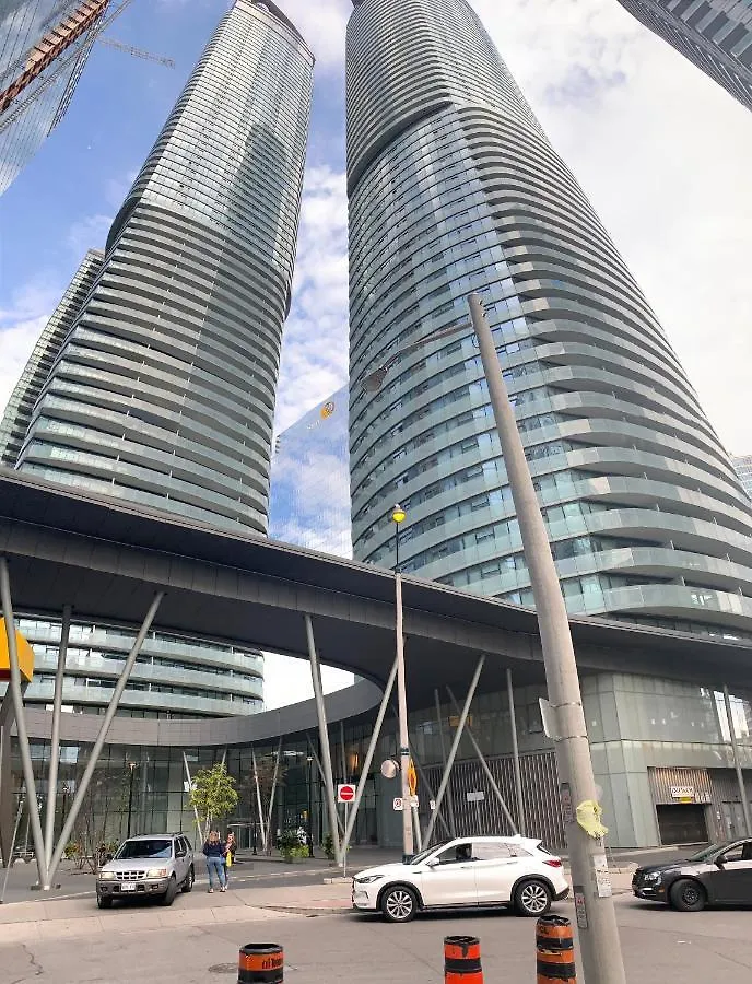 Comfort Opulence Suites Downtown High Floor Condo With Balcony City View Toronto