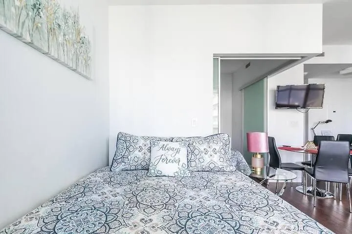 Hotel Comfort Opulence Suites Downtown High Floor Condo With Balcony City View Toronto