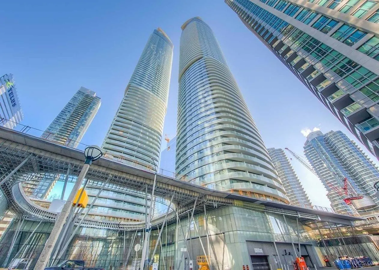 Comfort Opulence Suites Downtown High Floor Condo With Balcony City View Toronto Canada